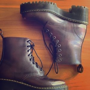 Dr. Martens Shriver HI heeled boots
